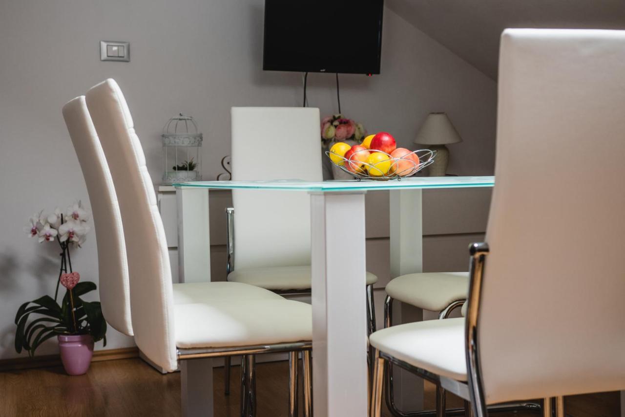 Apartmani Tena Selce Buitenkant foto