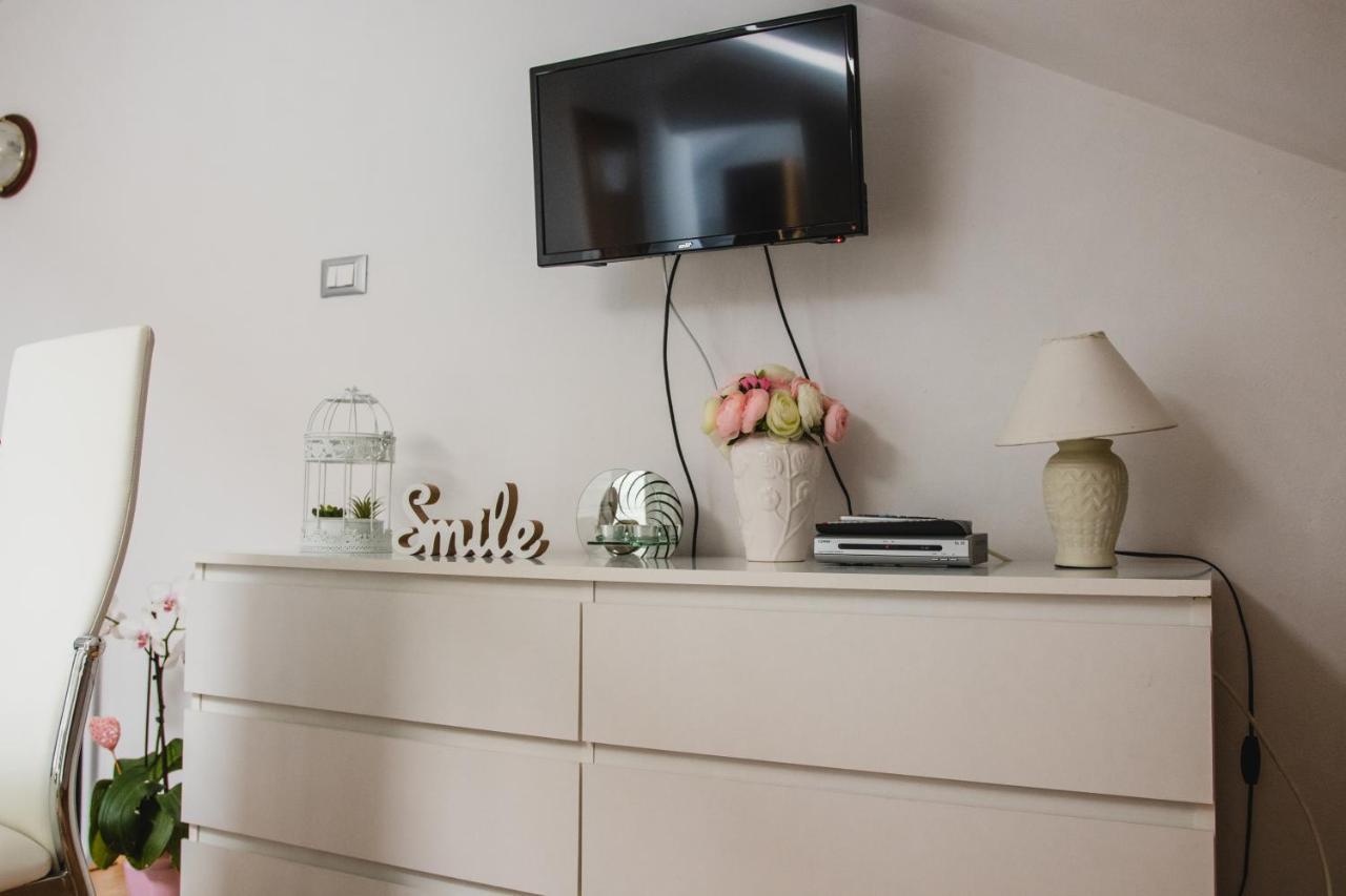 Apartmani Tena Selce Buitenkant foto