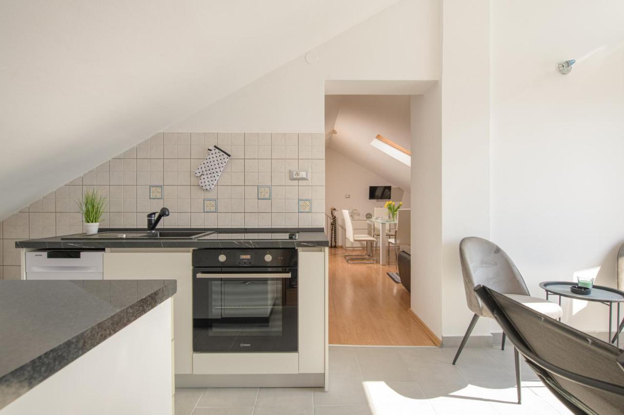 Apartmani Tena Selce Buitenkant foto