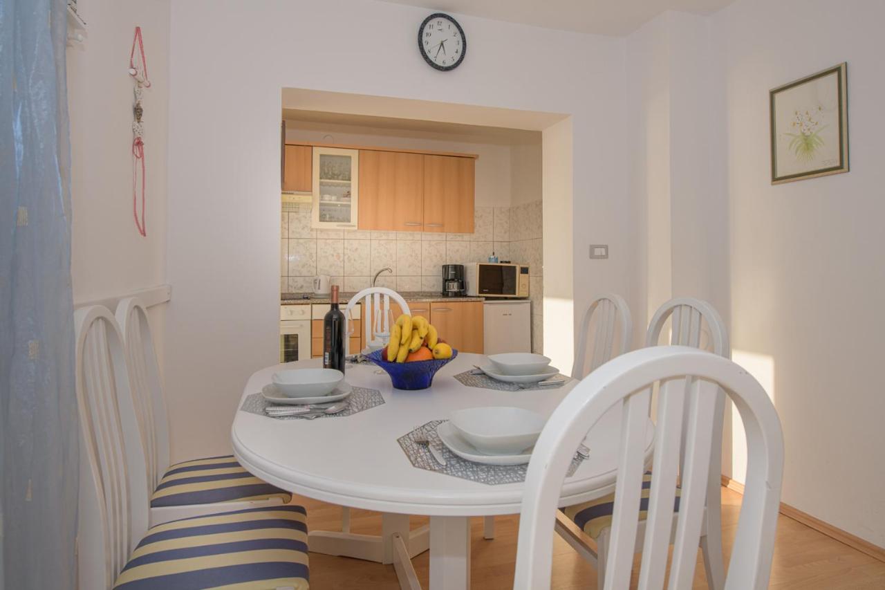Apartmani Tena Selce Buitenkant foto