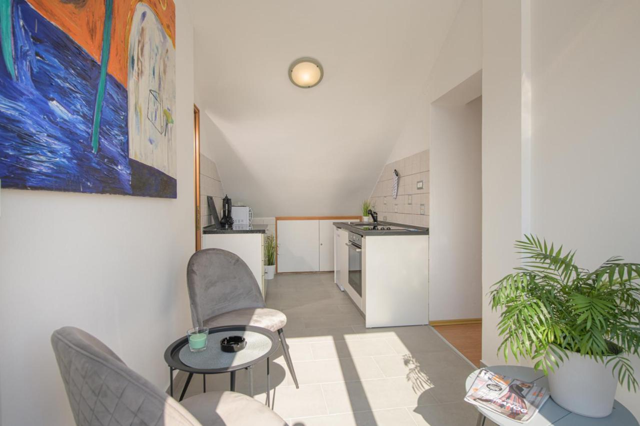 Apartmani Tena Selce Buitenkant foto