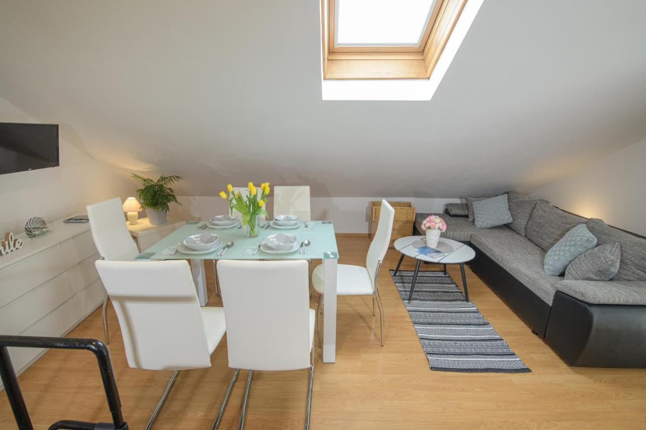 Apartmani Tena Selce Buitenkant foto