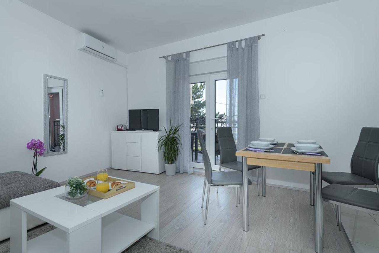 Apartmani Tena Selce Buitenkant foto