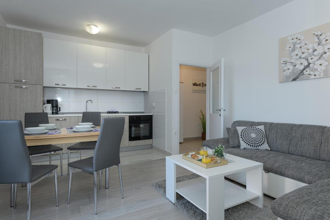Apartmani Tena Selce Buitenkant foto