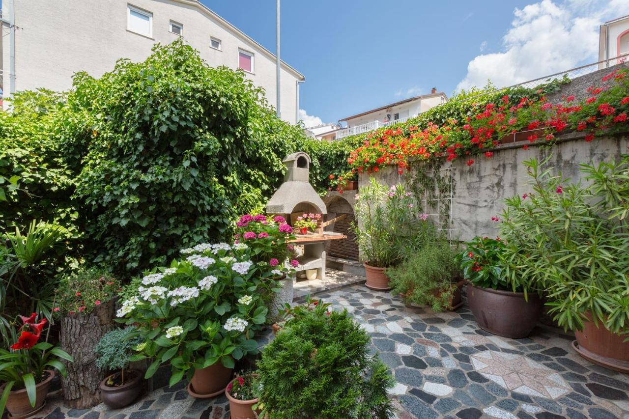 Apartmani Tena Selce Buitenkant foto